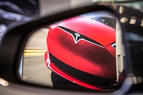 Giám đốc điều hành Tesla cho biết sẽ tiếp tục giảm giá xe điện