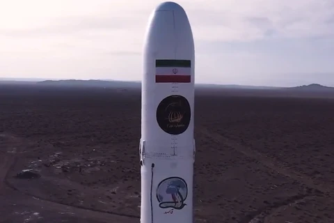 Iran phóng thành công vệ tinh quân sự mới vào vũ trụ