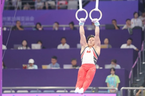 Khánh Phong giành huy chương Bạc Thể dục Dụng cụ nội dung Vòng treo