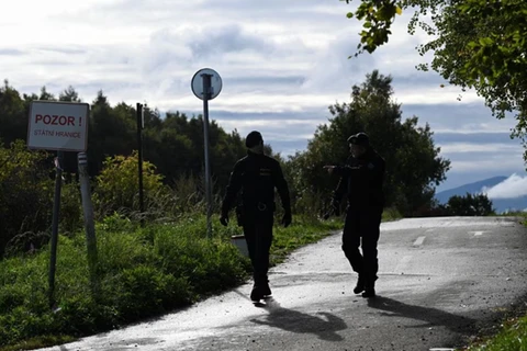  Séc kiểm tra biên giới với Slovakia nhằm ngăn chặn di cư bất hợp pháp