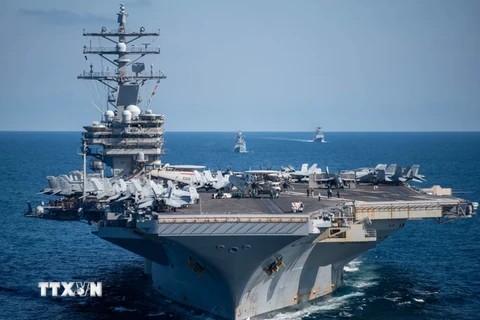 Tàu sân bay chạy bằng năng lượng hạt nhân USS Ronald Reagan của Mỹ tham gia cuộc tập trận Mỹ-Hàn trên vùng biển phía Đông Hàn Quốc, ngày 29/9/2022. (Ảnh: AFP/TTXVN) 