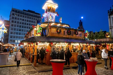 Chợ Giáng sinh ở Wroclaw, Ba Lan. (Ảnh: PAP/TTXVN)