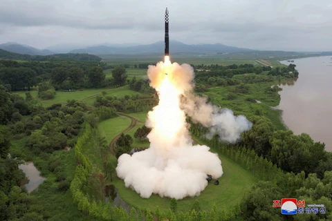 Tên lửa Hwasongpho-18.(Nguồn: Reuters)