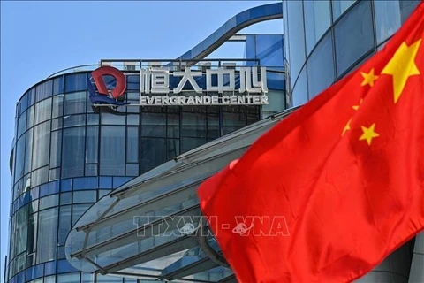 Tòa nhà của tập đoàn Evergrande tại Thượng Hải, Trung Quốc.( Ảnh: AFP/TTXVN)