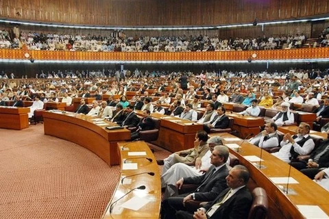 Toàn cảnh một phiên họp Quốc hội Pakistan. (Ảnh: AFP/TTXVN) 