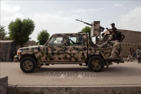 Binh sỹ Nigeria tuần tra tại thị trấn Banki, đông bắc Nigeria. (Ảnh minh họa: AFP/TTXVN) 