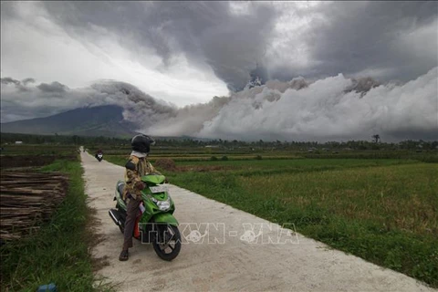 Núi lửa ở Indonesia phun trào. (Ảnh (tư liệu) minh họa: AFP/TTXVN)