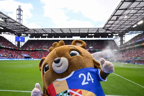Marvin Wildhage tuyên bố đã cải trang thành một chú linh vật và vào sân Allianz Arena để "tác nghiệp" trong lễ khai mạc EURO 2024. (Nguồn: Berliner)