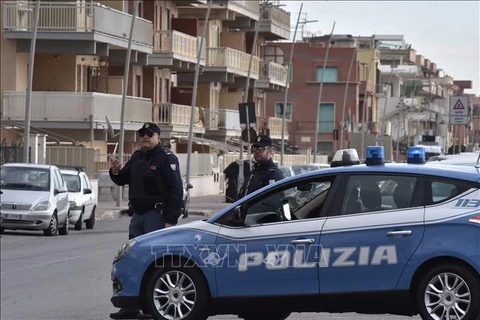 Cảnh sát tuần tra tại Ostia, Italy. (Ảnh minh họa: AFP/TTXVN) 