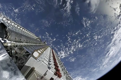 SpaceX hiện có hơn 1.500 vệ tinh trên quỹ đạo. (Nguồn: techcrunch.com)