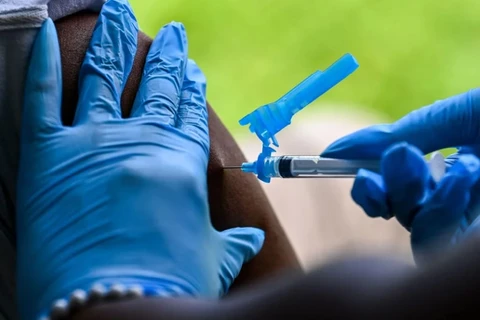 Thượng nghị sỹ Amy Klobuchar tại bang Minnesota cảnh báo những thông tin sai lệch về vaccine lan truyền trên các nền tảng kỹ thuật số hiện nay có thể "gây hậu quả chết người." (Nguồn: npr.org)