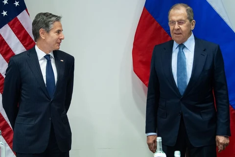 Bộ trưởng Ngoại giao Nga Sergei Lavrov (phải) và người đồng cấp Mỹ Antony Blinken. (Nguồn: reuters.com)
