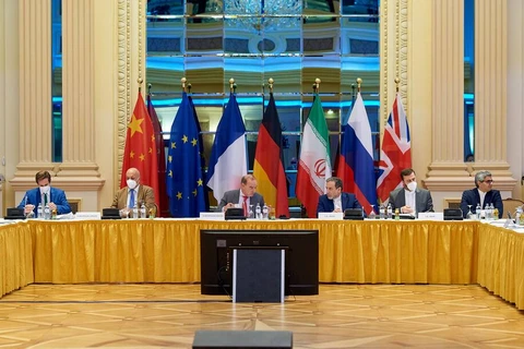 Bức ảnh chụp các quan chức châu Âu và Iran vào ngày 20/6/2021 tại Vianna (Áo), nơi diễn ra các cuộc đàm phán về việc khôi phục thỏa thuận hạt nhân giữa Iran và các cường quốc thế giới. (Nguồn: washingtonpost.com)
