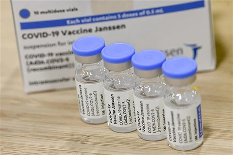 Vaccine ngừa COVID-19 của Johnson & Johnson. (Ảnh: AFP/TTXVN)