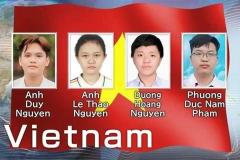 Đội tuyển Việt Nam gồm 4 thí sinh dự thi trực tuyến tại Trường Đại học Sư phạm Hà Nội, đã mang về 3 Huy chương Vàng và 1 Huy chương Bạc. (Ảnh: TTXVN)