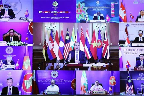 Bộ trưởng Ngoại giao Vương Quốc Anh Dominic Raab phát biểu tại Lễ trao Quy chế Đối tác Đối thoại ASEAN cho Vương quốc Anh theo hình thức trực tuyến. (Ảnh: Phạm Kiên/TTXVN)