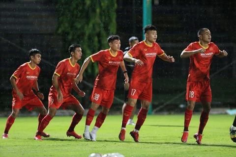 Các cầu thủ U22 Việt Nam tập luyện trên sân Trung tâm đào tạo bóng đá trẻ Việt Nam tại Hà Nội, để chuẩn bị cho vòng loại U23 châu Á 2022. (Nguồn: VFF)