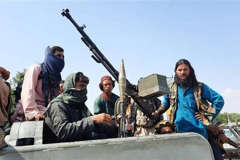 Lực lượng Taliban tại thủ phủ Mehtarlam, tỉnh Laghman (Afghanistan) ngày 15/8/2021. (Ảnh: THX/TTXVN)