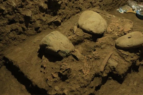 Các nhà khảo cổ phát hiện bộ hài cốt ở một hang động đá vôi tại tỉnh Nam Sulawesi (Indonesia) vào năm 2015. (Nguồn: taylordailypress.net)