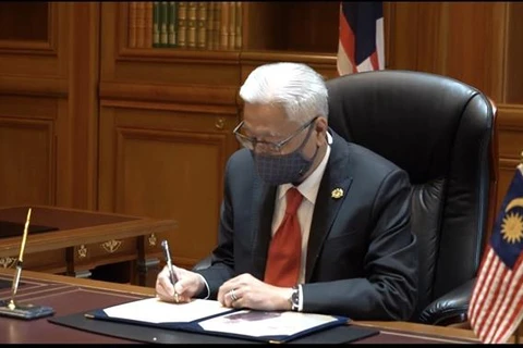 Tân Thủ tướng Malaysia Ismail Sabri Yaakob tại trong ngày làm việc đầu tiên tại Dinh Thủ tướng. (Ảnh: TTXVN)