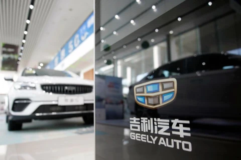 Logo của Geely tại một đại lý xe hơi ở Thượng Hải (Trung Quốc), vào ngày 17/8/2021. (Nguồn: reuters.com)