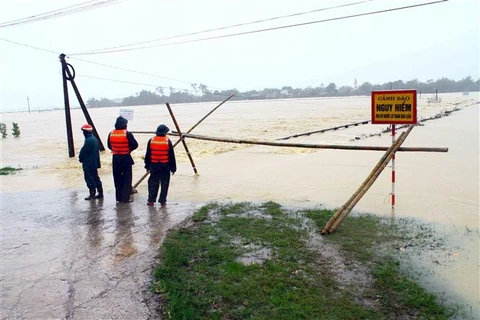 Nhiều khu vực tại Hà Tĩnh bị ngập sâu do mưa lớn kéo dài, hồi tháng 10/2020. (Ảnh: Công Tường/TTXVN)