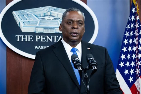 Bộ trưởng Quốc phòng Mỹ Lloyd Austin phát biểu tại Lầu Năm Góc. (Ảnh: AFP/TTXVN)