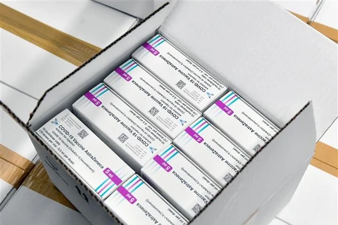 Vaccine ngừa COVID-19 của hãng AstraZeneca. (Ảnh: AFP/TTXVN)