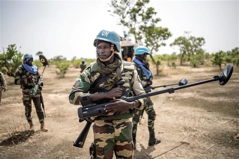 Binh sỹ thuộc Phái bộ gìn giữ hòa bình của Liên hợp quốc tại Mali tuần tra tại Gani-Do, ngày 4/7/2019. (Ảnh: AFP/TTXVN)