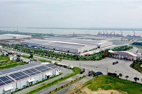 Cảng quốc tế Long An phục vụ việc vận chuyển, xuất nhập khẩu hàng hóa của các doanh nghiệp trong khu vực Đồng bằng sông Cửu Long. (Ảnh: Bùi Giang/TTXVN)