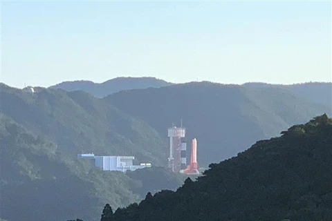 Tên lửa Epsilon-5 tại vị trí phóng ở Trung tâm Vũ trụ Uchinoura (Nhật Bản). (Ảnh: TTXVN)