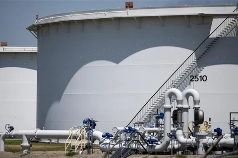 Bể chứa dầu thô tại Cushing, Oklahoma (Mỹ). (Ảnh: AFP/TTXVN)