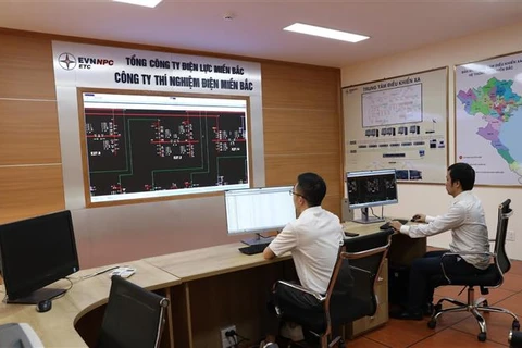 Công ty Thí nghiệm điện miền Bắc đầu tư xây dựng Trung tâm Điều khiển xa hỗ trợ kỹ thuật các Trung tâm điều khiển các trạm biến áp 110kV trên địa bàn 27 tỉnh, thành phố miền Bắc. (Ảnh: Ngọc Hà/TTXVN)