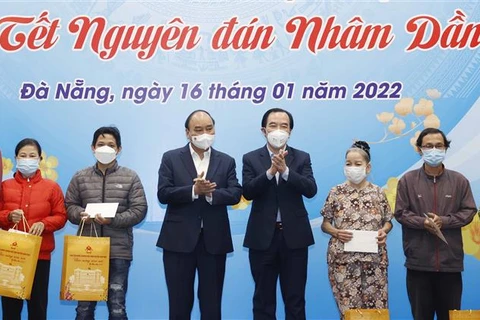 Hình ảnh Chủ tịch nước chúc Tết người nghèo tại Đà Nẵng