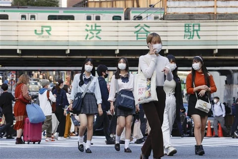 Nhật Bản đã thực hiện nhiều biện pháp nhằm đảm bảo một môi trường học tập an toàn cho các học sinh và thầy cô giáo trong đại dịch COVID-19. (Ảnh: Kyodo/TTXVN)