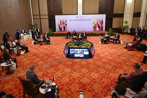 Toàn cảnh hội nghị hẹp Bộ trưởng Ngoại giao Hiệp hội các quốc gia Đông Nam Á (AMMR) tại Phnom Penh (Campuchia), ngày 17/2/2022. (Ảnh: AFP/TTXVN)