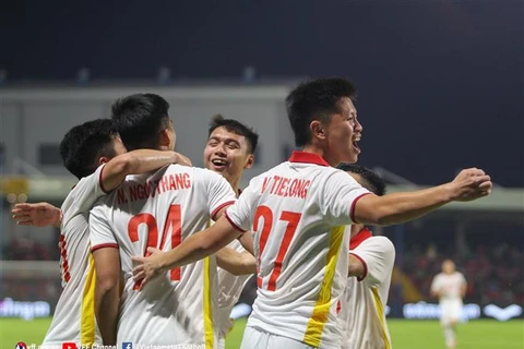 Các cầu thủ đội tuyển Việt Nam trong trận đấu gặp Singapore tại Giải U23 Đông Nam Á 2022, tối 19/2/2022. (Ảnh: TTXVN)