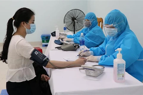 Ban Chỉ đạo phòng, chống dịch COVID-19 tỉnh Gia Lai đề nghị người dân thực hiện nghiêm thông điệp "5K + vaccine." (Ảnh: Hồng Điệp/TTXVN)