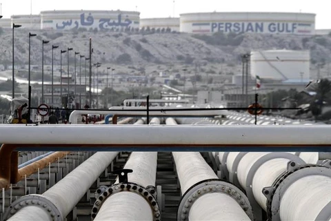 Một cơ sở lọc dầu của Iran trên đảo Khark. (Ảnh: AFP/TTXVN)