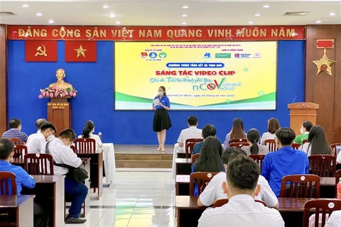 Chương trình trao giải cuộc thi sáng tác video clip chủ đề "Tuổi trẻ thành phố mang tên Bác-Vượt qua nỗi sợ nCoV," do Thành đoàn Thành phố Hồ Chí Minh tổ chức, ngày 24/3/2022. (Ảnh: Hồng Giang/TTXVN)