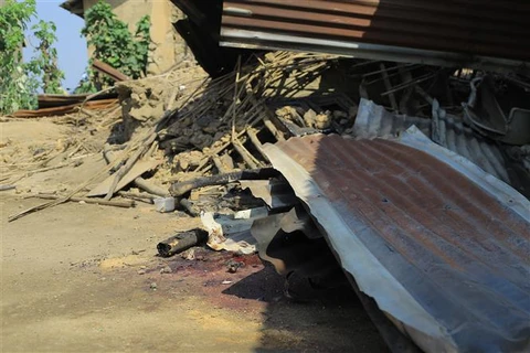 Một ngôi nhà bị phá hủy sau các hành động bạo lực do nhóm phiến quân tự xưng Các lực lượng đồng minh dân chủ thực hiện tại Beni (Cộng hòa Dân chủ Congo) ngày 1/7/2021. (Ảnh: AFP/TTXVN)