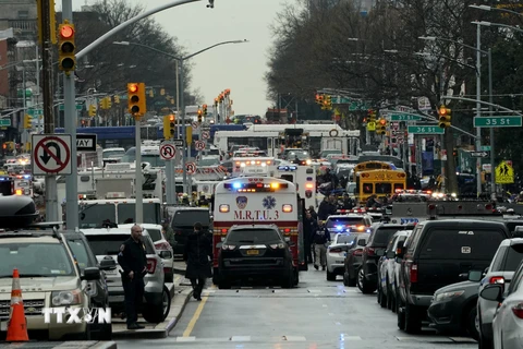 Ngày 12/4/2022, một vụ nổ súng đã xảy ra tại nhà ga tàu điện ngầm đông đúc ở quận Brooklyn, thành phố New York (Mỹ), khiến ít nhất 23 người bị thương. Nghi phạm Frank Robert James, 62 tuổi, đã bị bắt giữ ở quận Manhattan vào ngày 13/4 sau hơn 24 giờ xảy r