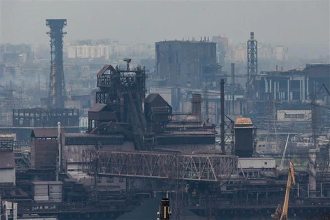 Nhà máy thép Azovstal ở Mariupol (Ukraine), ngày 19/4/2022. (Ảnh: THX/TTXVN)