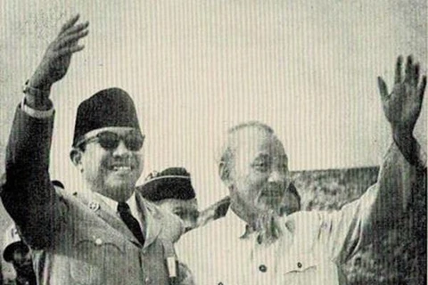 Chủ tịch Hồ Chí Minh và Tổng thống Sukarno, năm 1959. (Nguồn: vtc.vn)