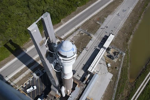 Tên lửa Atlas V mang theo tàu vũ trụ Starliner của Boeing chuẩn bị được phóng tại Trạm vũ trụ Cape Canaveral ở Florida (Mỹ), ngày 18/5/2022. (Ảnh: AFP/TTXVN)