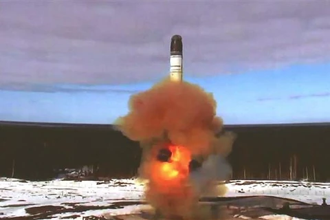Tên lửa đạn đạo liên lục địa Sarmat được phóng thử tại sân bay vũ trụ Plesetsk, miền Tây Bắc Nga (ảnh do Bộ Quốc phòng Nga công bố ngày 20/4/2022). (Ảnh: AFP/TTXVN)