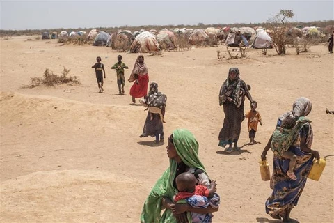 Người dân tại một trại tị nạn ở Gode (Ethiopia), ngày 6/4/2022. (Ảnh: AFP/TTXVN)