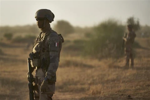 Binh sỹ Pháp tuần tra tại khu vực miền Bắc Burkina Faso ngày 10/11/2019. (Ảnh: AFP/TTXVN)