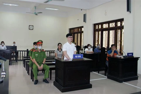 Quang cảnh phiên tòa. (Ảnh: Nguyễn Chinh/TTXVN)
