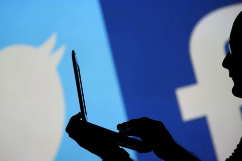 Quy định mới của Anh sẽ tập trung xử lý những tài khoản giả trên các nền tảng như Facebook và Twitter được lập ra nhằm tác động đến tiến trình bầu cử hoặc tố tụng của tòa. (Nguồn: thewire.in)